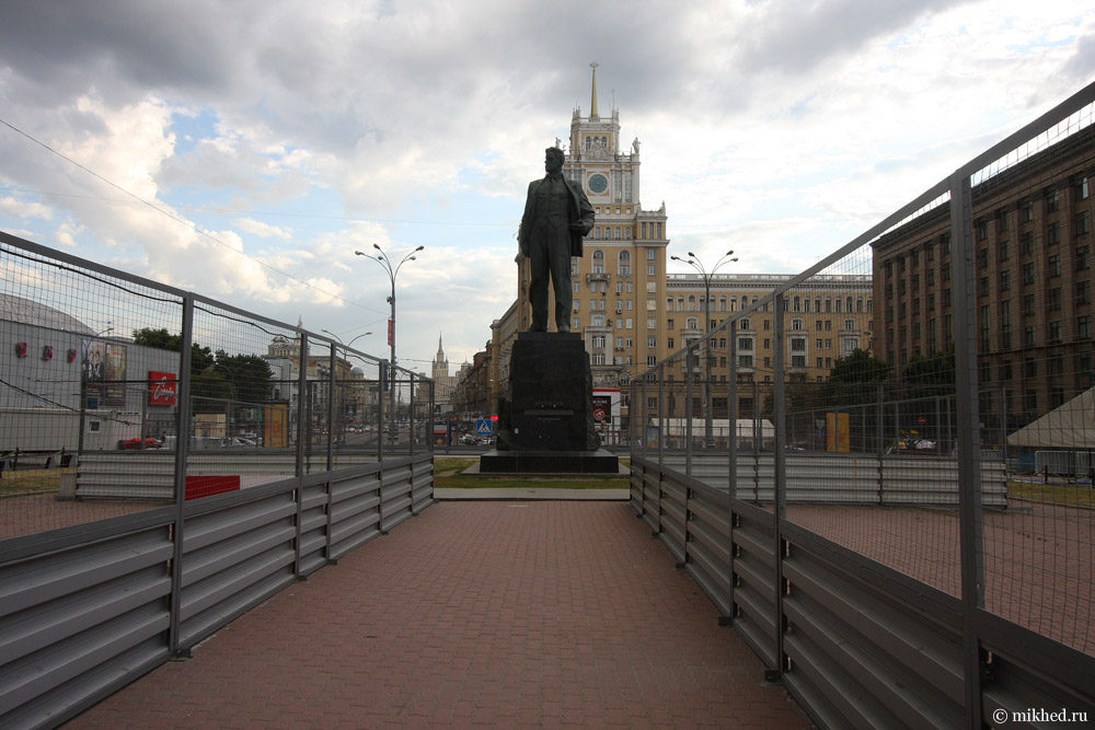 Площа Маяковського