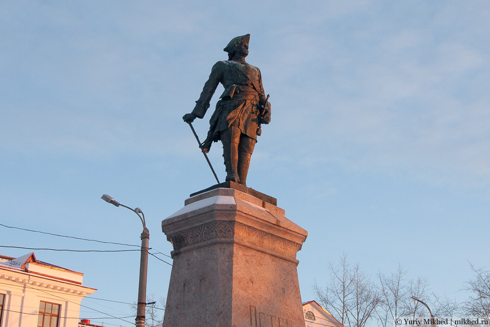 Пам’ятник Петру I в Архангельську