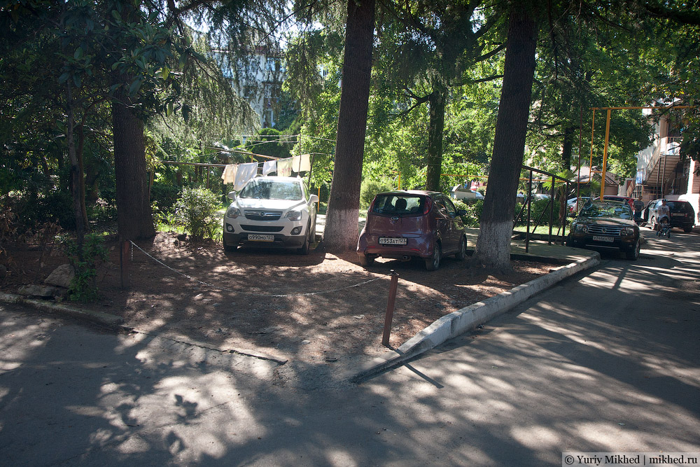 Паркоўка на ґазонах ў Сочы