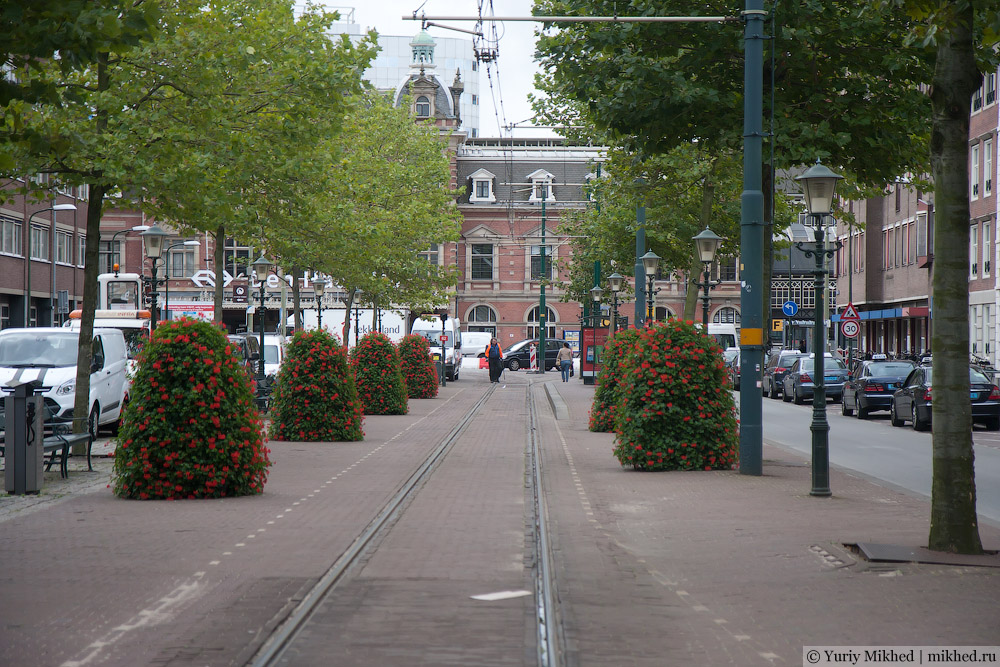 Улица с трамвайными путями