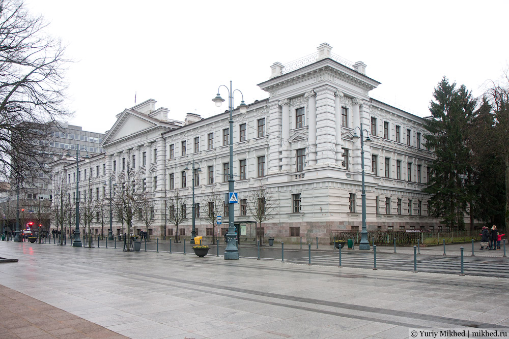 Музей геноцида (бывшее здание КГБ)